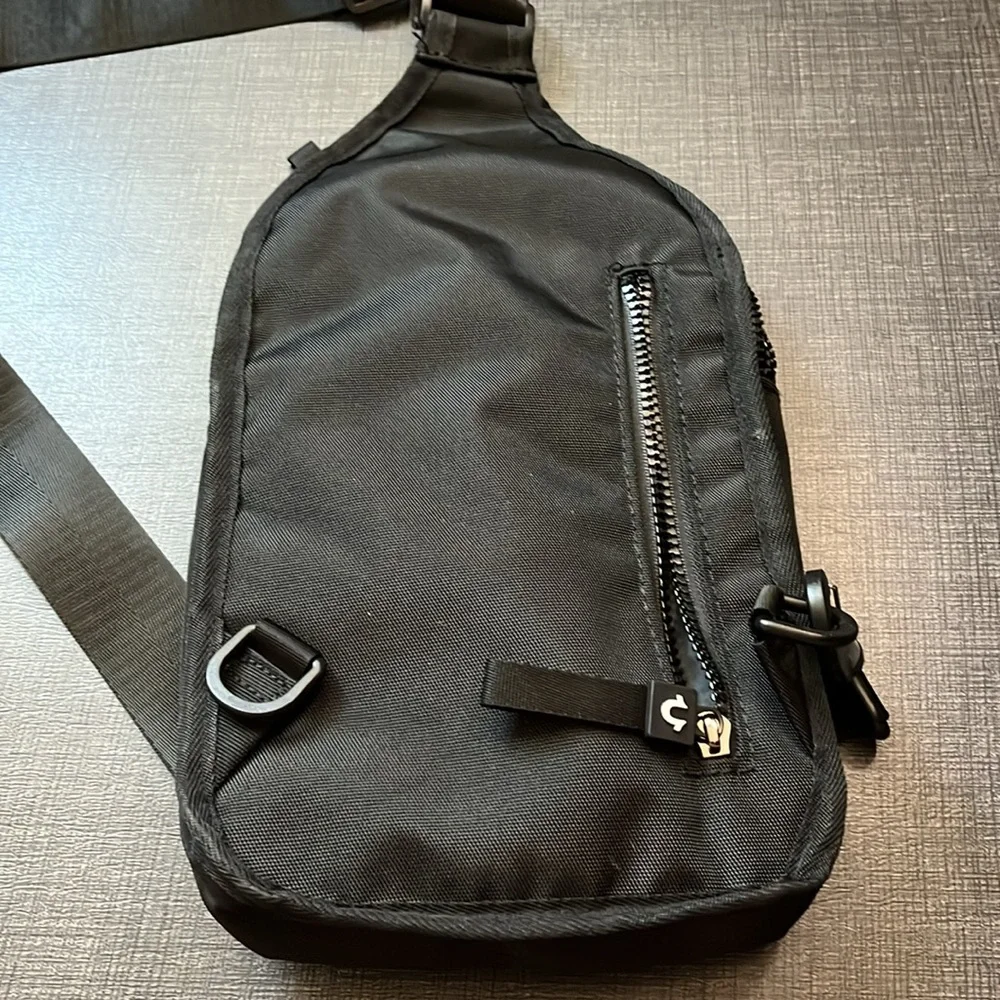 True Religion crossbody bag - Picture 3 of 6